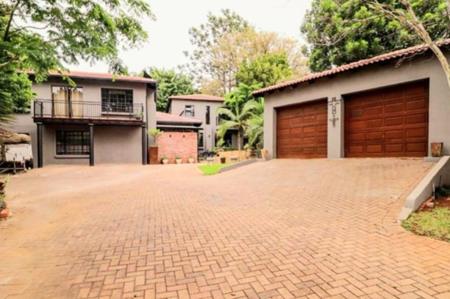 5 Bedroom Property for Sale in Safari Gardens North West